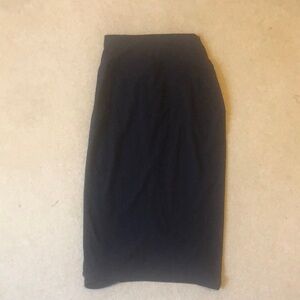 Lululemon skirt. Size 6. Never wear ( Bought the wrong size )